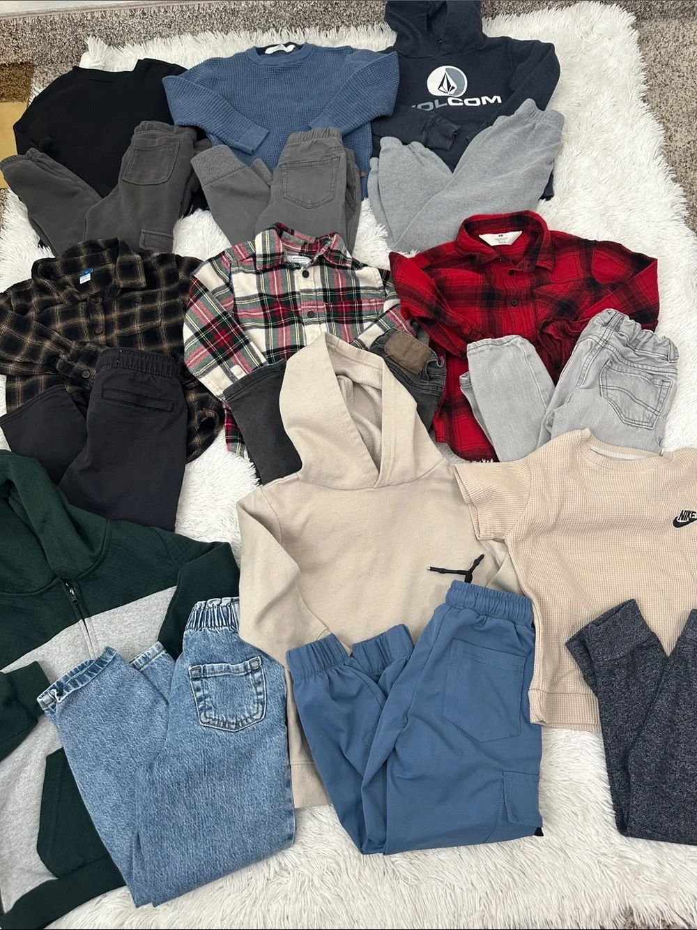 🪎 Bundle of 9 Boys Winter Outfits Size 5/6